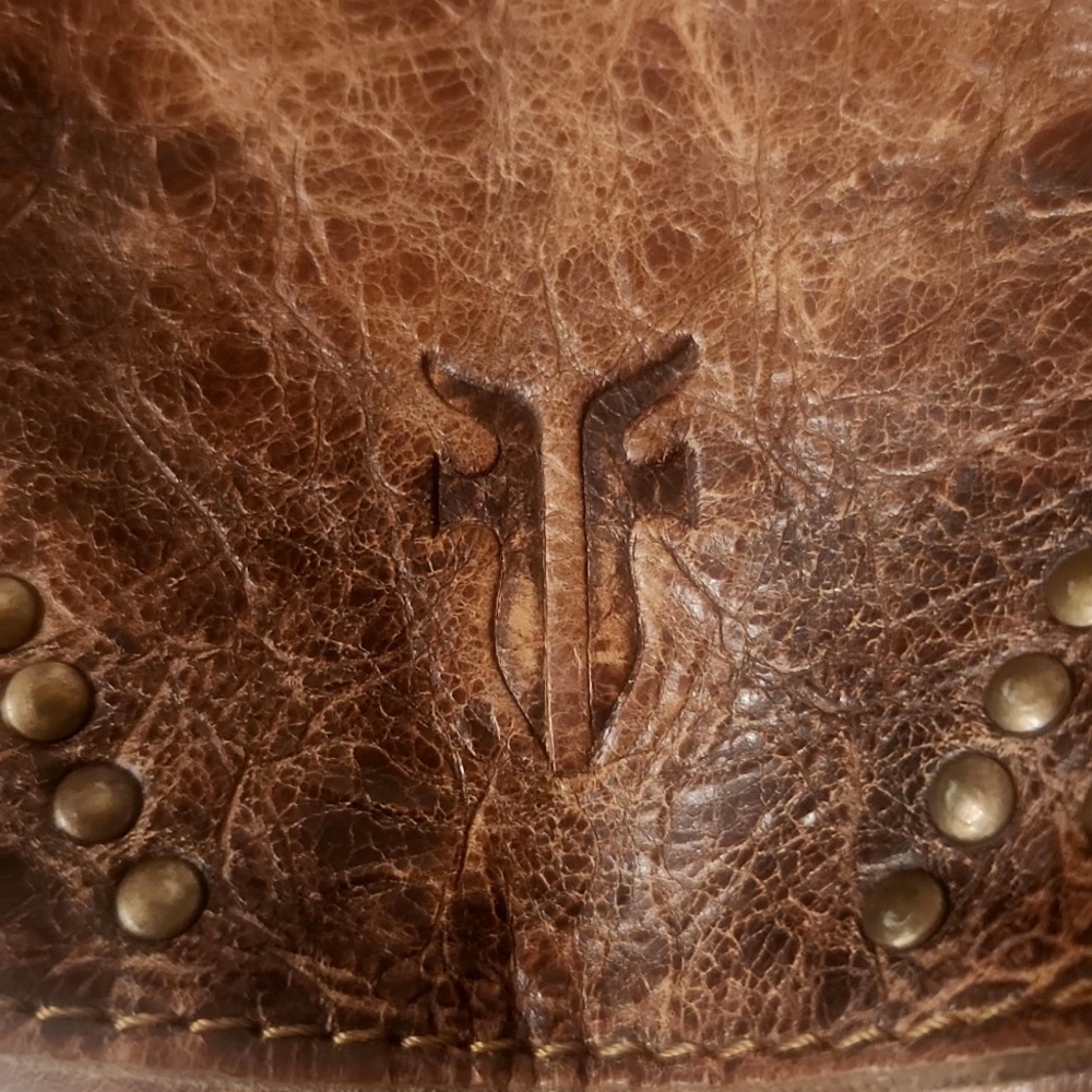 Vintage Frye Distressed Leather Studded Crossbody Saddle Bag EUC - Picture 3 of 16